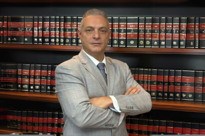 Os benefícios fiscais da energia solar são explicados por Dr. Leonardo Manzan.