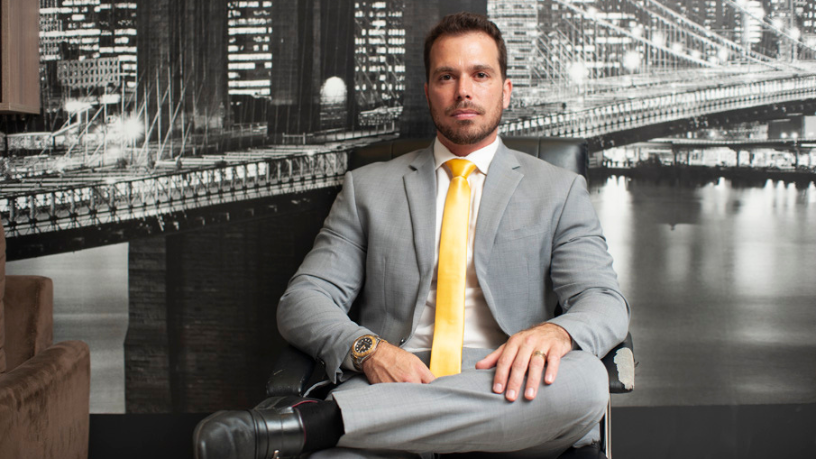 Felipe Rassi explica como mecanismos jurídicos de mitigação de riscos são fundamentais para garantir segurança e previsibilidade nas operações de cessão de crédito bancário.